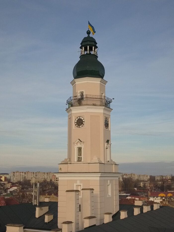 Ратуша з площі